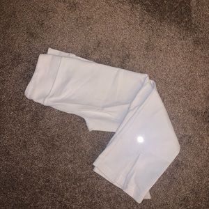 Luluemon size 6-8 crop